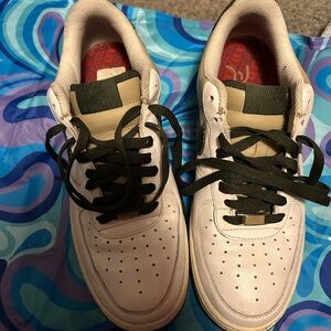 Nike Air Men's White and Green Sneakers